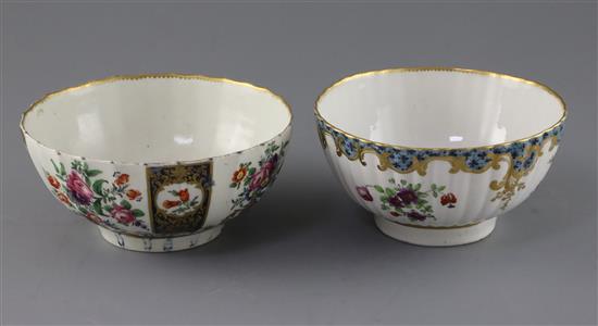 Two Worcester slops bowls, c.1780-90, D. 16.5 and 15.2cm